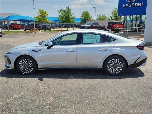 new 2025 Hyundai Sonata Hybrid car, priced at $35,620