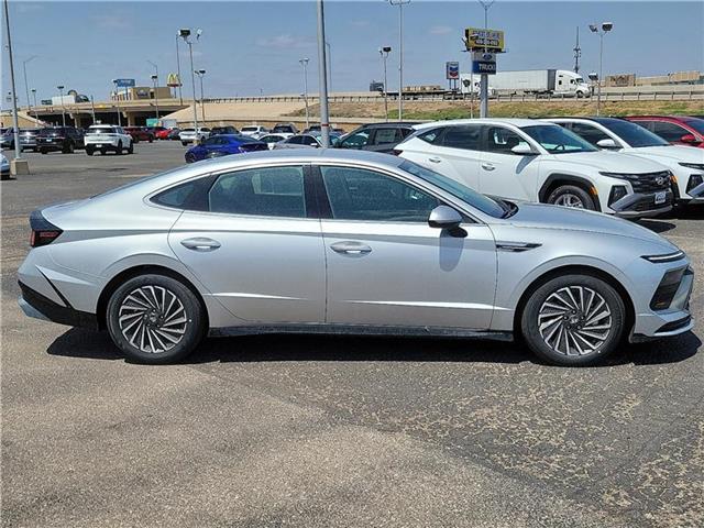new 2025 Hyundai Sonata Hybrid car, priced at $35,620