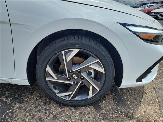new 2025 Hyundai Elantra HEV car, priced at $32,295