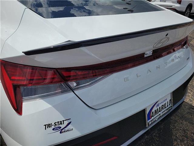 new 2025 Hyundai Elantra HEV car, priced at $32,295
