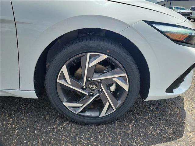 new 2025 Hyundai Elantra HEV car, priced at $32,275